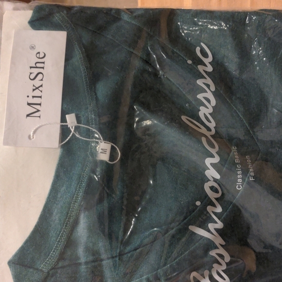 Mixshe Women's short sleeve v neck t shirt loose fitting tunic green size med - Picture 3 of 4